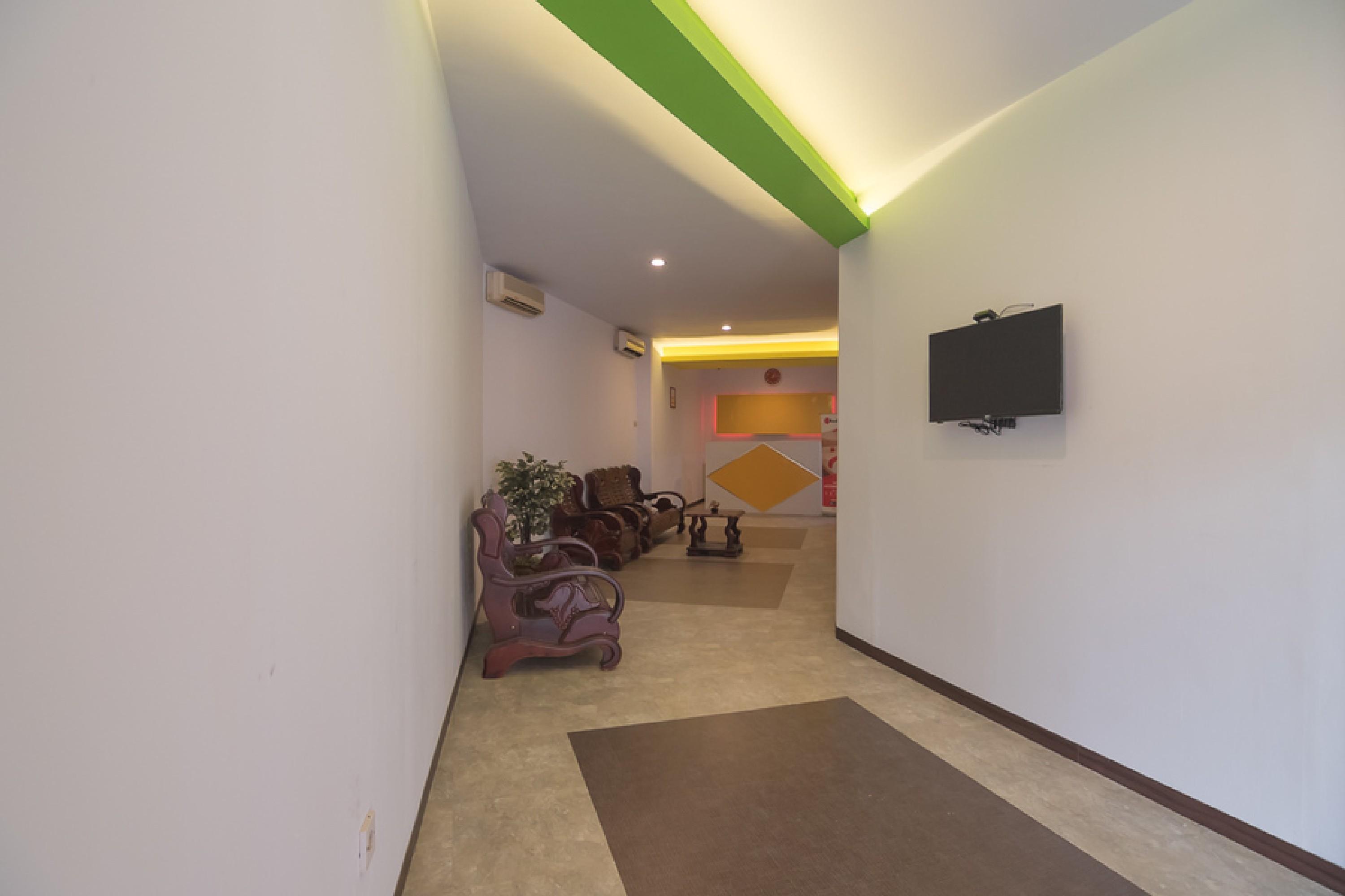 Hotel Reddoorz Near Itc Mangga Dua Giacarta Esterno foto