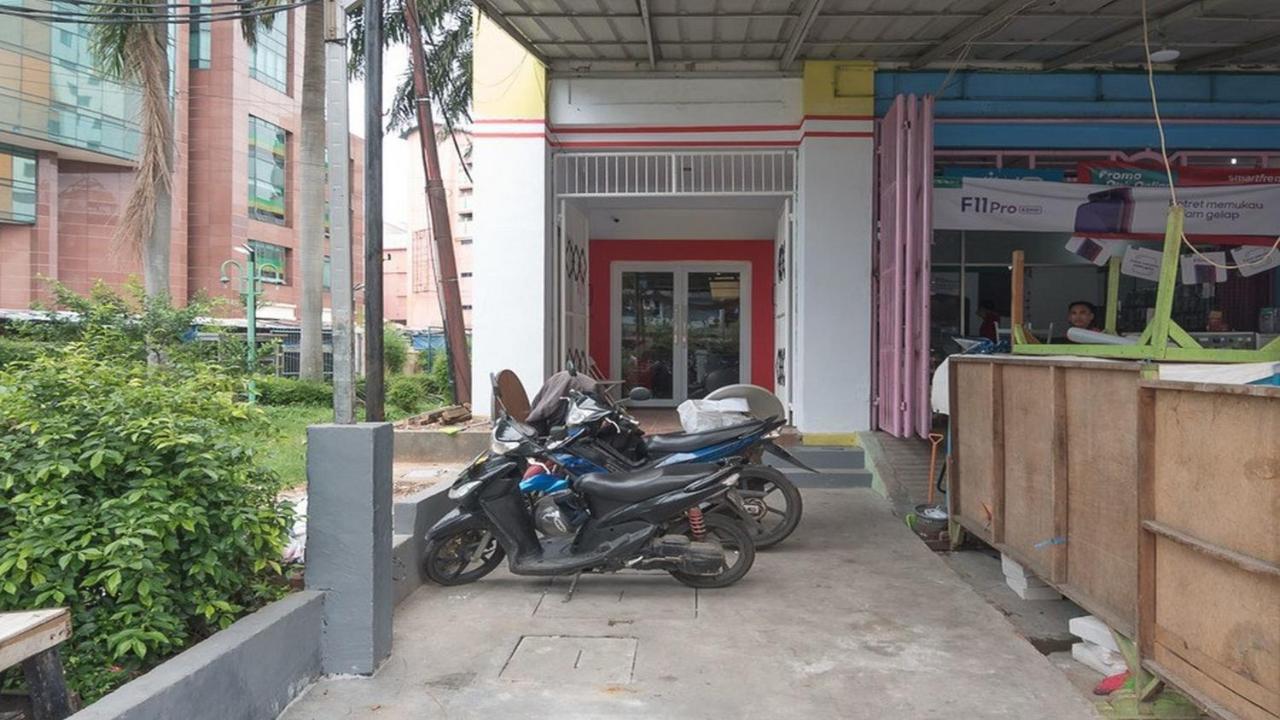 Hotel Reddoorz Near Itc Mangga Dua Giacarta Esterno foto